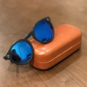 ILLESTEVA sunglasses:black matte/blue mirror lens
